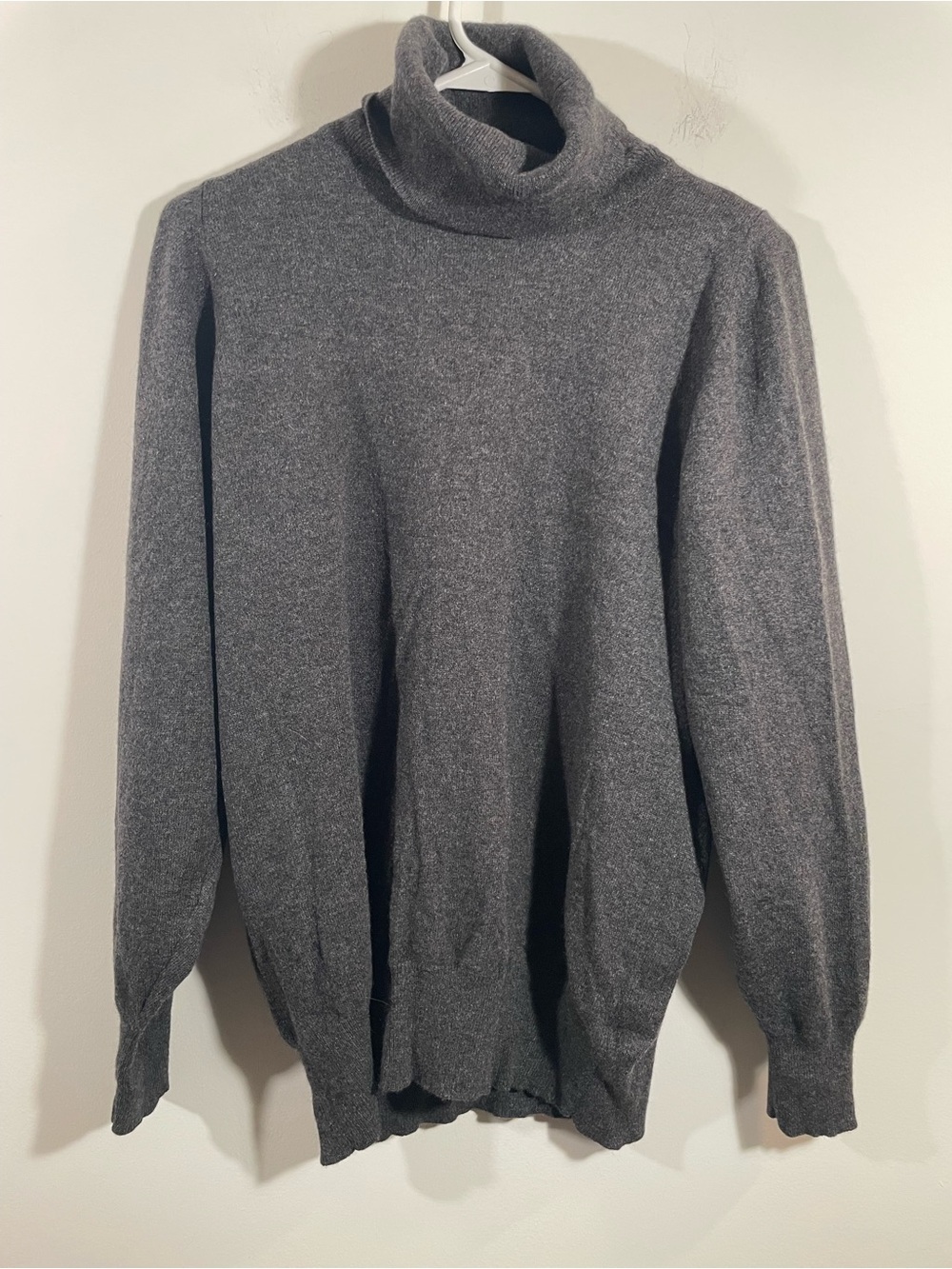 Madeleine 100% cashmere turtleneck sweater S